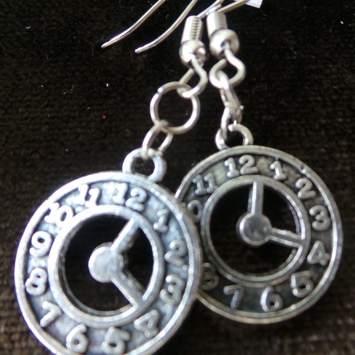 Серьги Часы, черненый металл, 4 см
