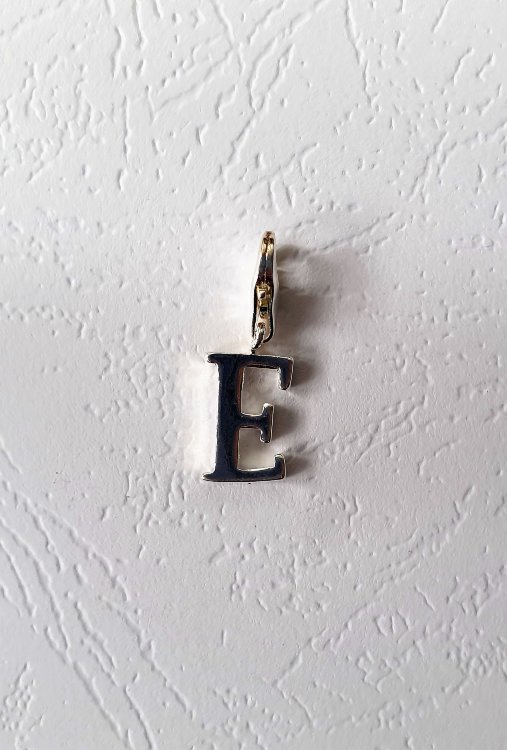 Подвеска "E" на застежке, металл, 3 см